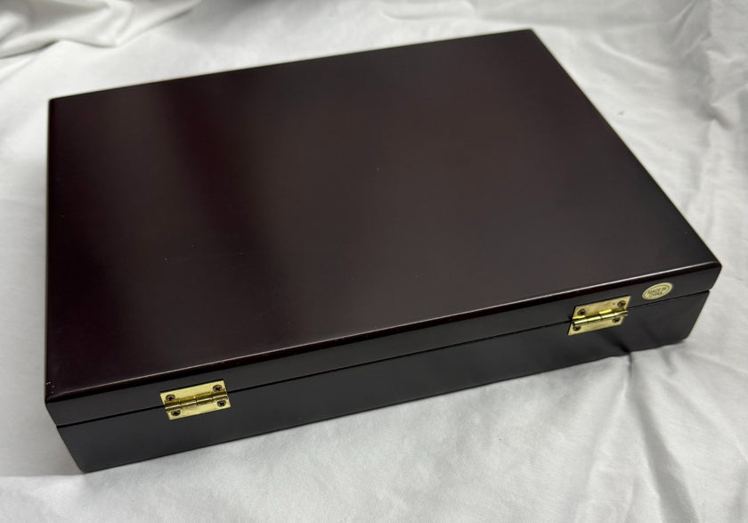 Cardinal's Texas Hold 'Em Poker Set Dark Maroon Wooden Case 2 Card Decks