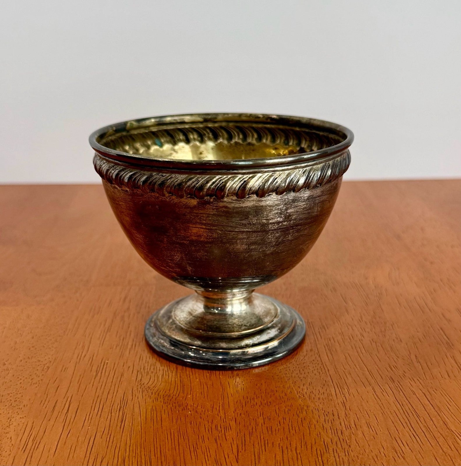 Vintage Wm. Rogers Silver Plated Pedestal Footed Bowl Model 805