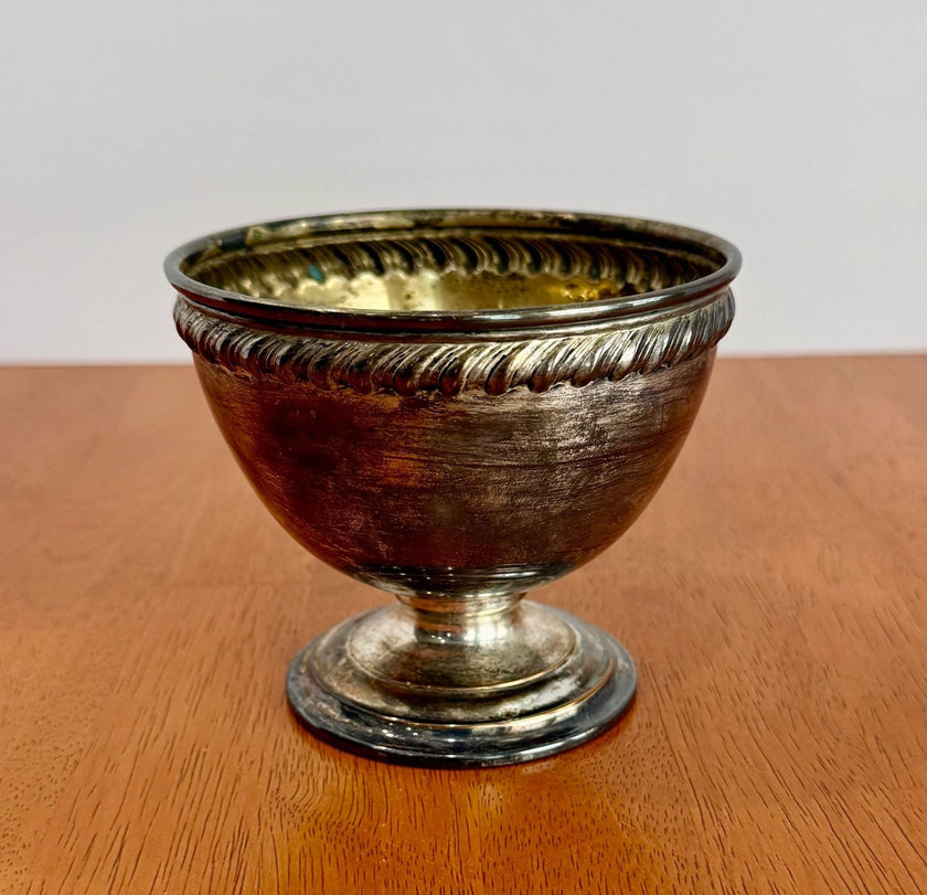 Vintage Wm. Rogers Silver Plated Pedestal Footed Bowl Model 805