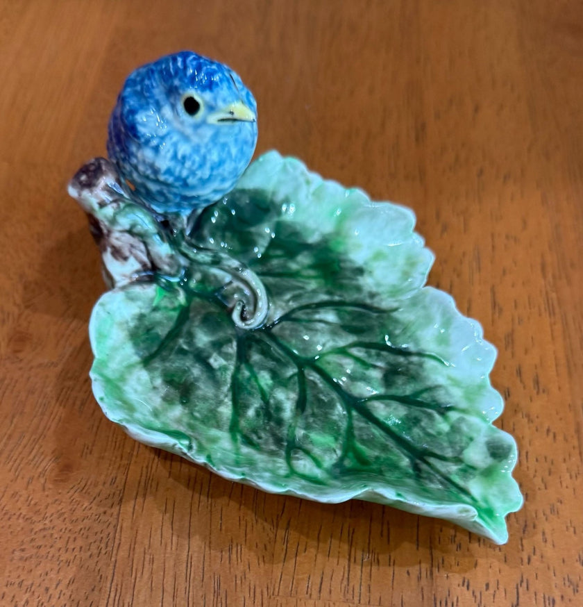 Vintage Freeman-Leidy Laguna Beach CA Majolica Green Leaf Trinket Dish Blue Bird