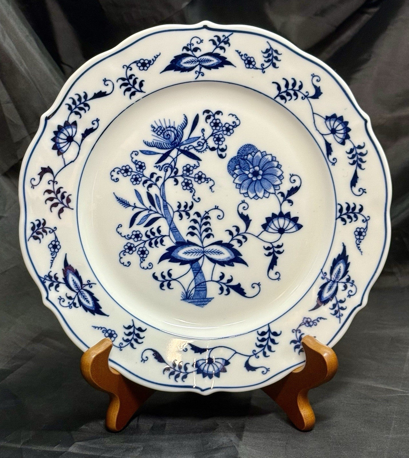 Vintage Blue Danube Blue Onion Salad Plate 8 3/4” Luncheon Plate Japan Rare!