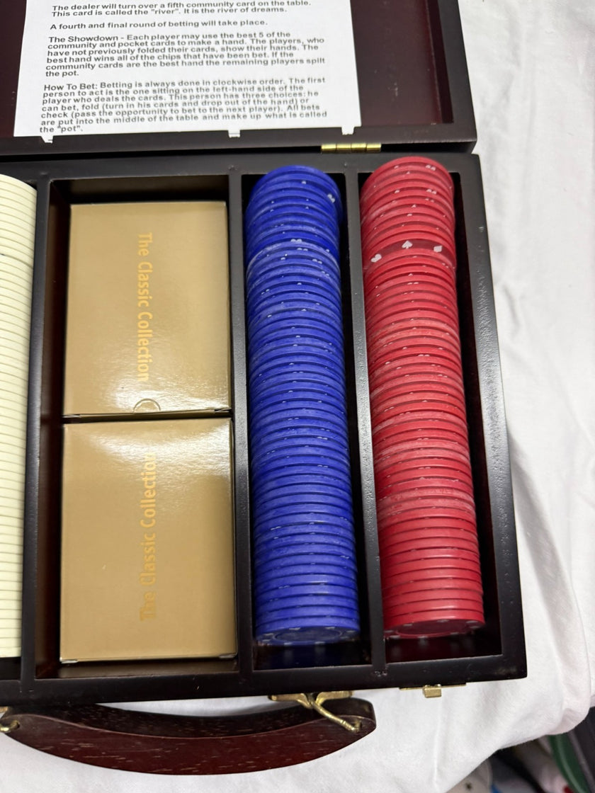 Cardinal's Texas Hold 'Em Poker Set Dark Maroon Wooden Case 2 Card Decks