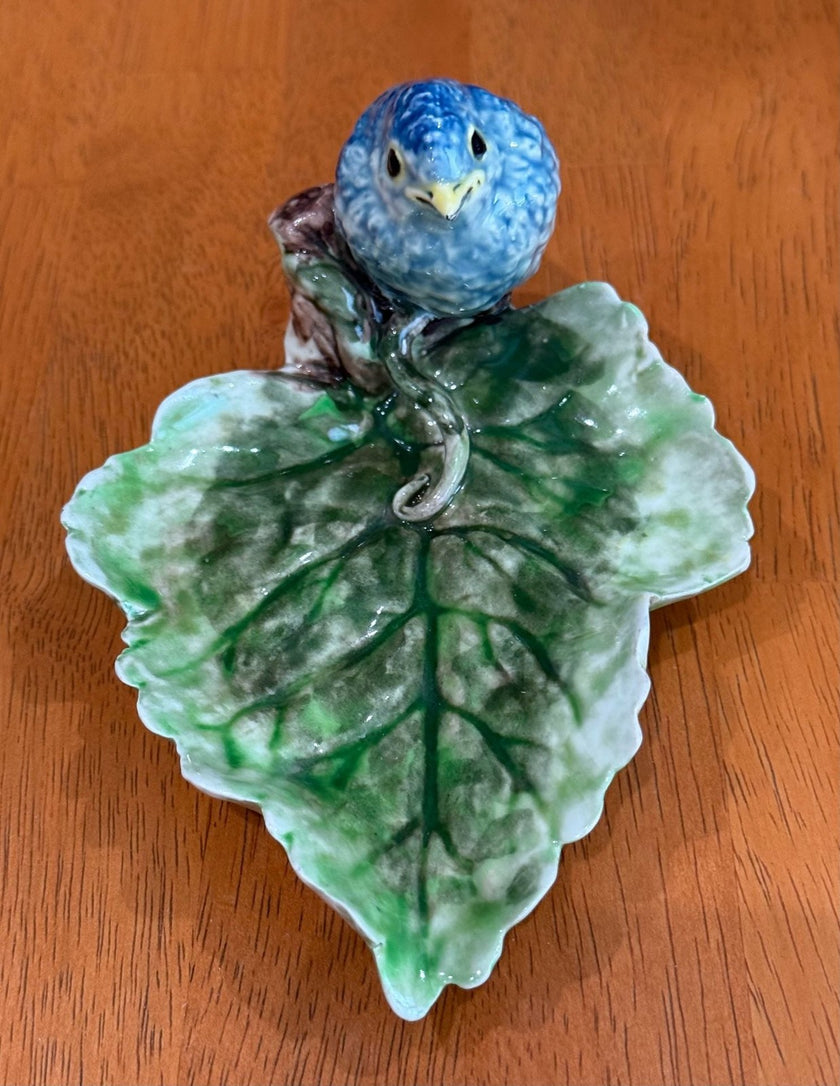 Vintage Freeman-Leidy Laguna Beach CA Majolica Green Leaf Trinket Dish Blue Bird