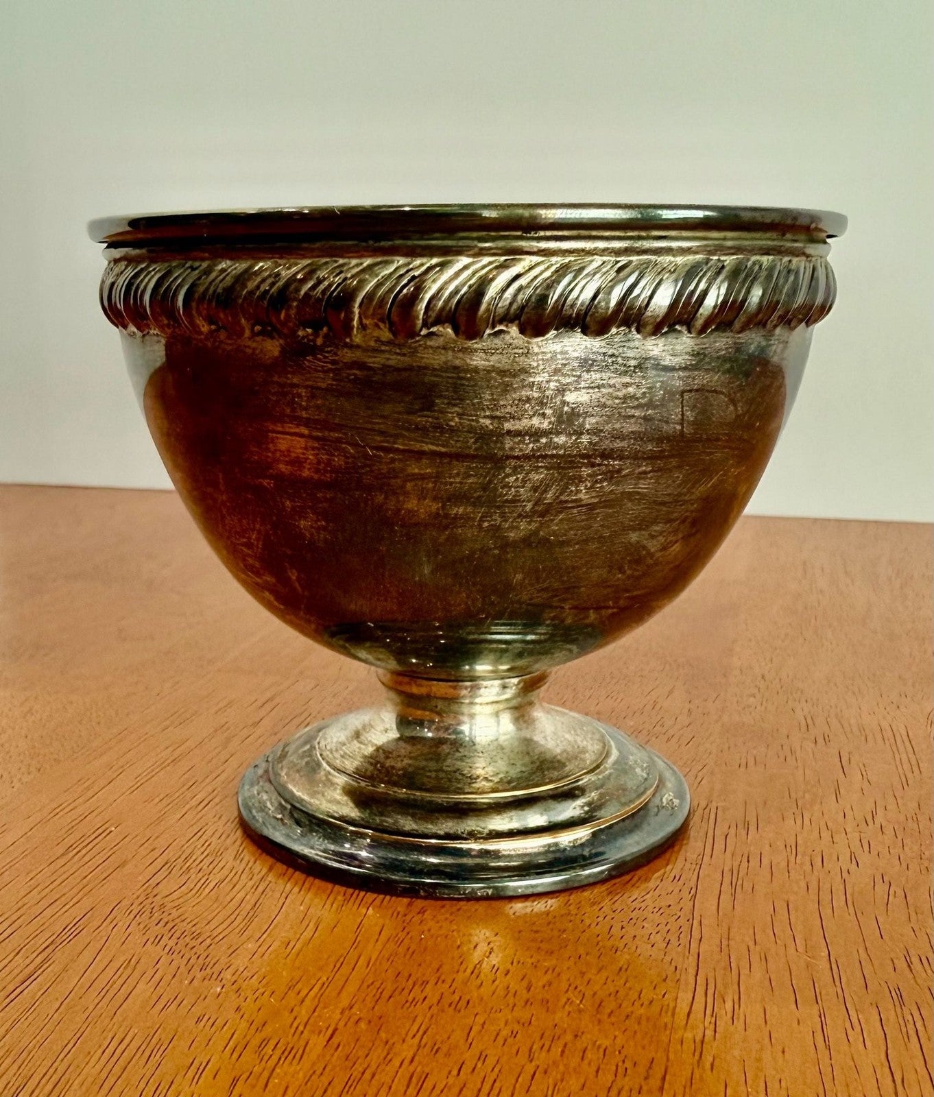 Vintage Wm. Rogers Silver Plated Pedestal Footed Bowl Model 805