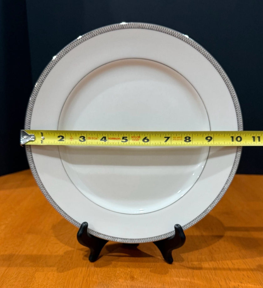 Vintage Mikasa Barclay Pattern 8258 Fine China 10.5-inch Dinner Plate