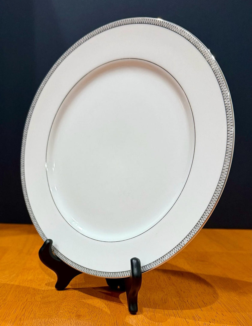 Vintage Mikasa Barclay Pattern 8258 Fine China 10.5-inch Dinner Plate