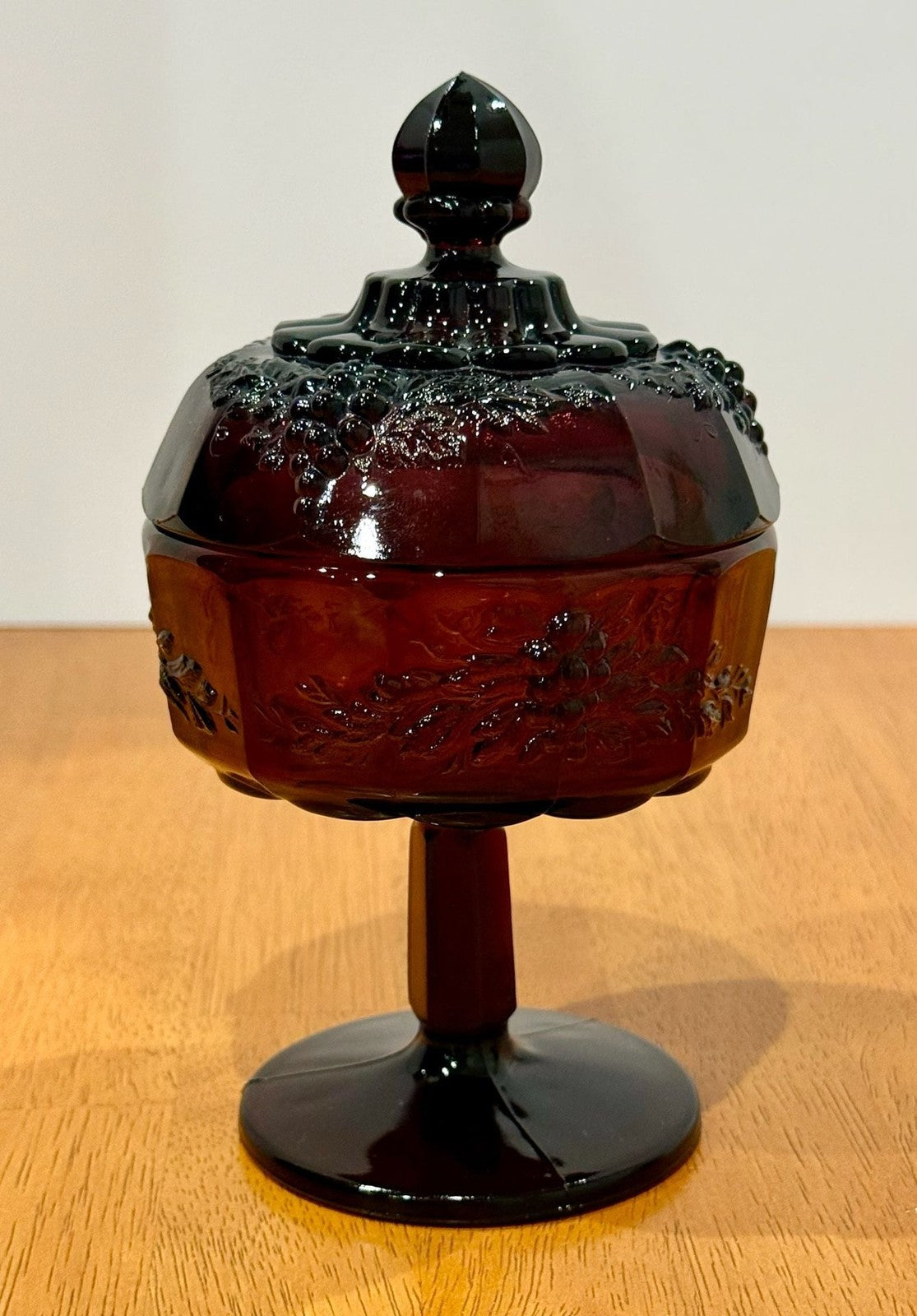 Vintage LG Wright Amethyst Purple Glass Pedestal Covered Candy Dish Grape Motif