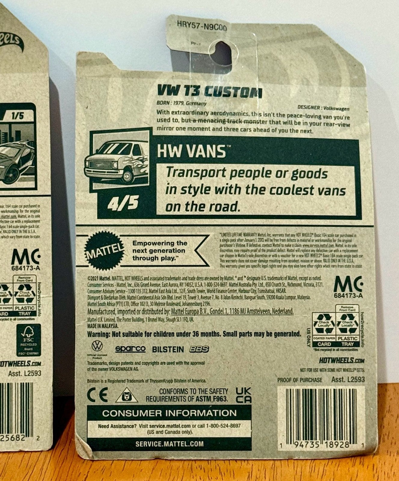 Set of 2 Hot Wheels Kowloon'd Hypervan HW Metro 6/250 and VW T3 Custom HW Vans