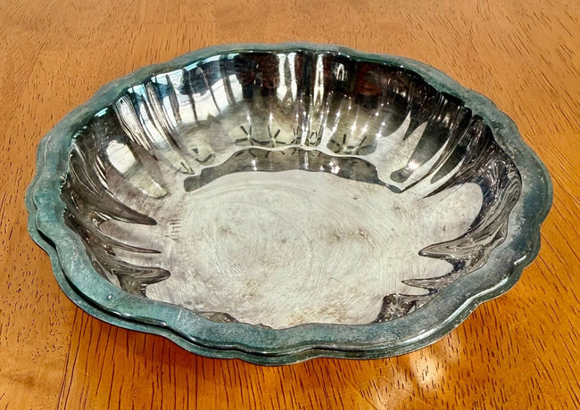 Vintage Oneida Ltd. Silver-Plated Scalloped Rim Candy Dish