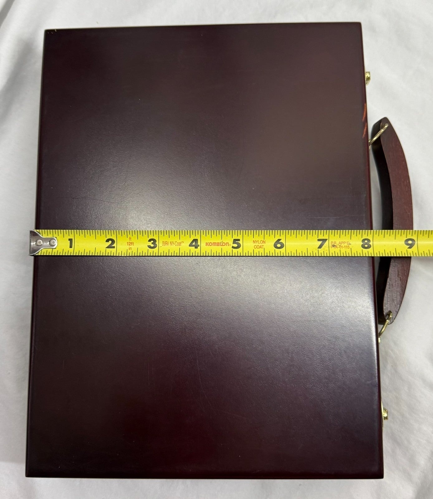 Cardinal's Texas Hold 'Em Poker Set Dark Maroon Wooden Case 2 Card Decks