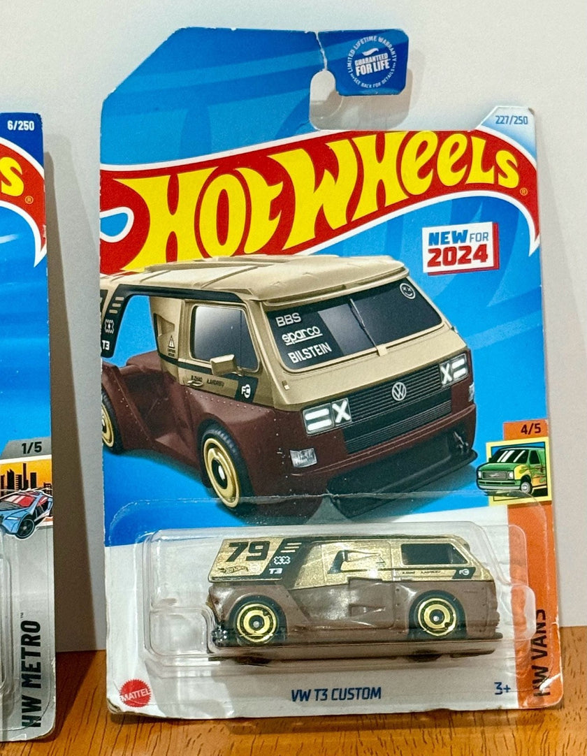 Set of 2 Hot Wheels Kowloon'd Hypervan HW Metro 6/250 and VW T3 Custom HW Vans