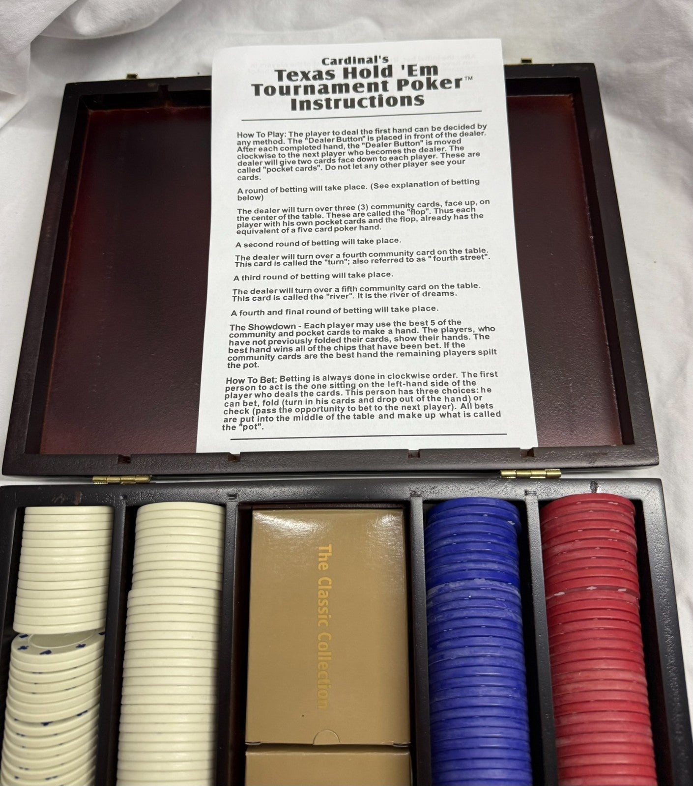 Cardinal's Texas Hold 'Em Poker Set Dark Maroon Wooden Case 2 Card Decks