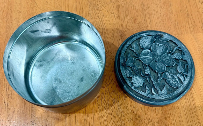 Vintage 1976 Metzke Pewter Round Trinket Box Floral Dogwood Relief Lid