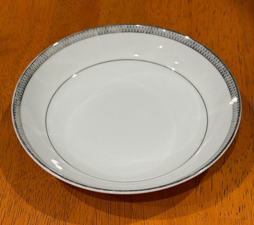 Vintage Mikasa Barclay Pattern 6-inch Coupe Dessert Bowl Fine China