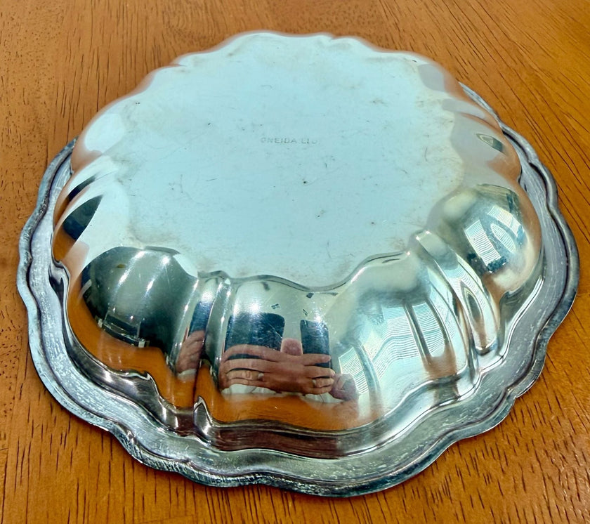 Vintage Oneida Ltd. Silver-Plated Scalloped Rim Candy Dish