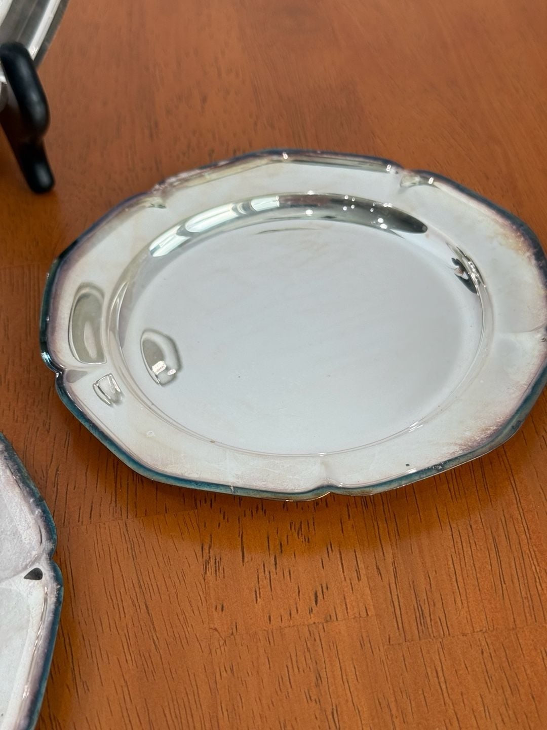 Set of 4 Vintage Wm. Rogers 988 Silverplate Scalloped Bread & Butter Plates