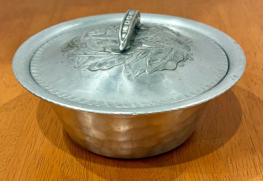 Vintage Everlast Hand-Forged Hammered Aluminum Bowl 1038 & Lid Pea Pod Handle