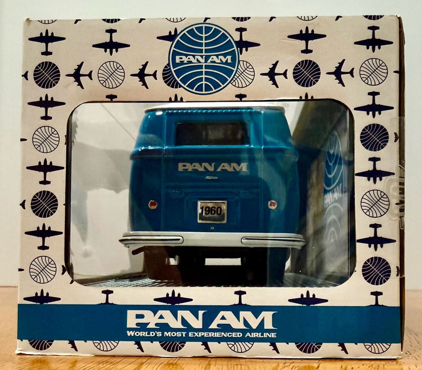 M2 Machines 1960 VW Volkswagen Delivery Van Pan Am Blue White 1:24 Diecast R90