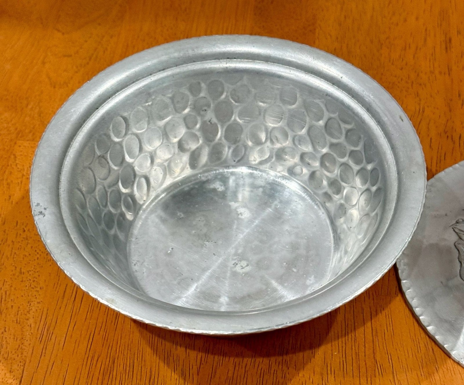 Vintage Everlast Hand-Forged Hammered Aluminum Bowl 1038 & Lid Pea Pod Handle