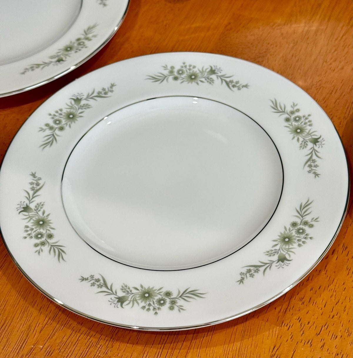 Vintage Wedgwood Westbury Salad Plate Set of 5 Green Floral Platinum 8”