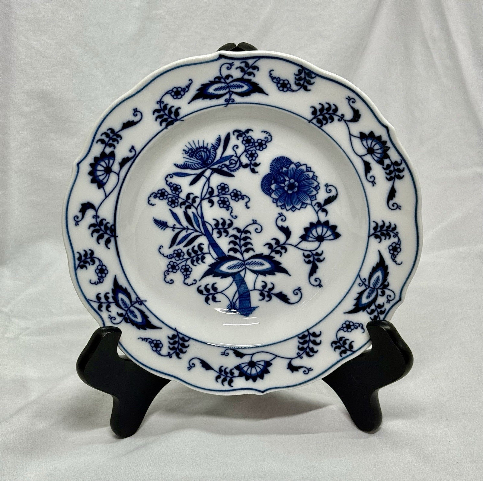 Vintage Blue Danube China Blue Onion Pattern Rimmed 8 1/4