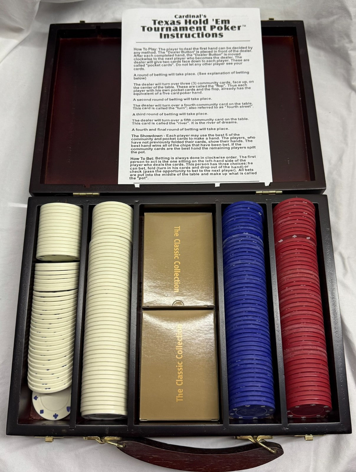 Cardinal's Texas Hold 'Em Poker Set Dark Maroon Wooden Case 2 Card Decks