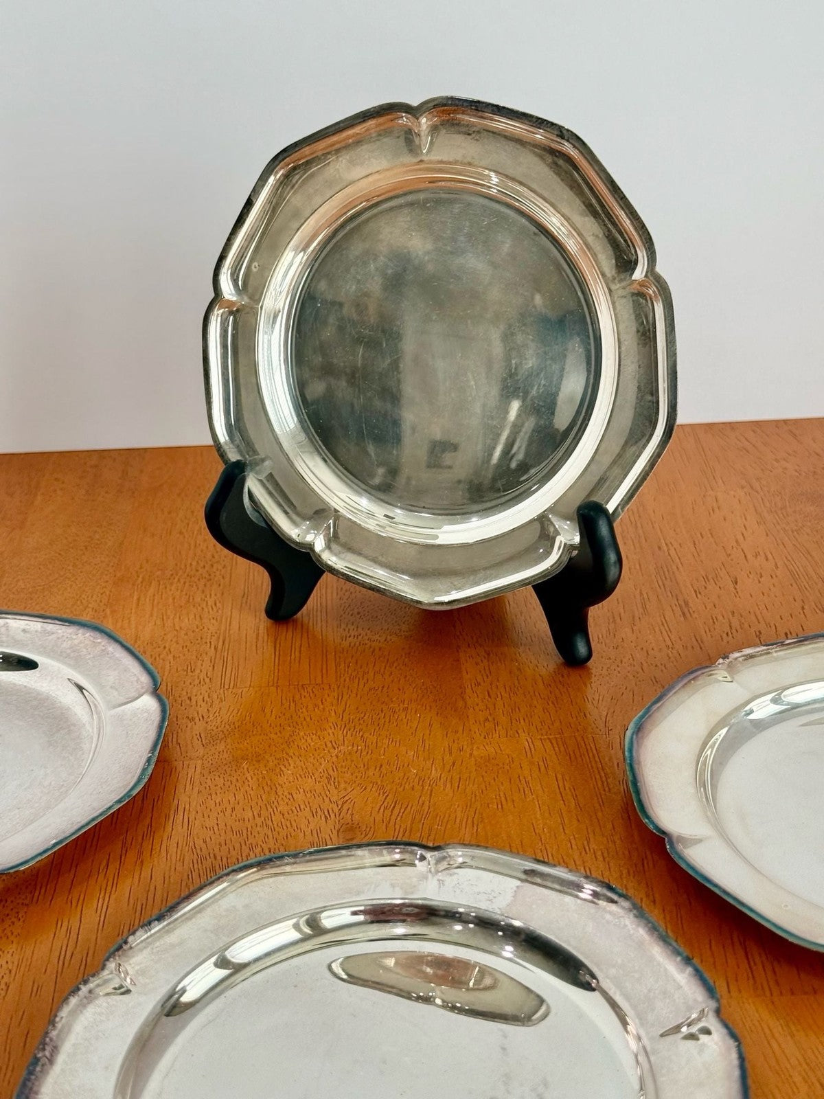 Set of 4 Vintage Wm. Rogers 988 Silverplate Scalloped Bread & Butter Plates