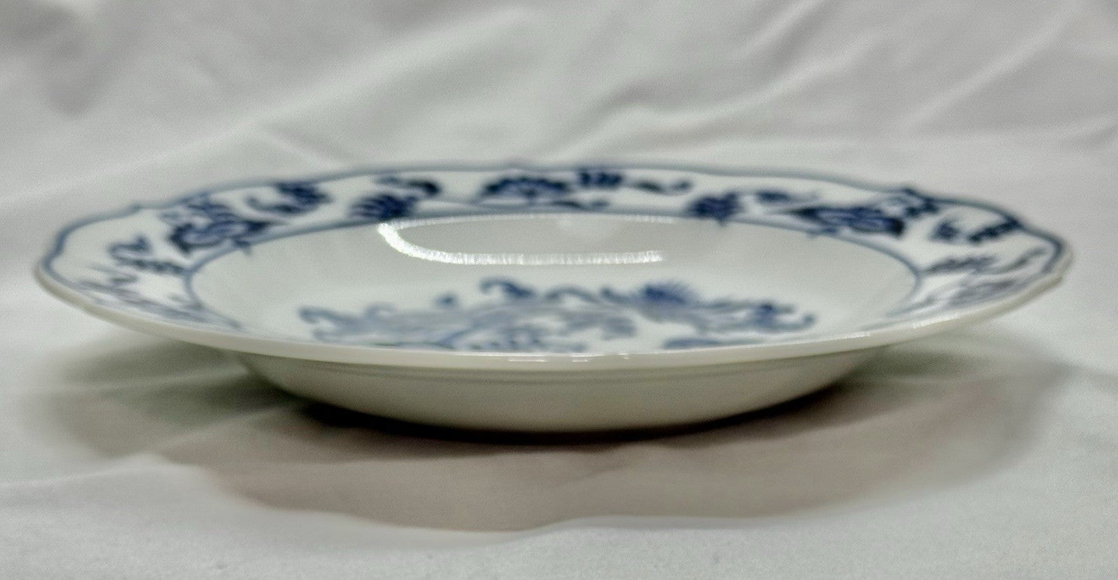 Vintage Blue Danube China Blue Onion Pattern Rimmed 8 1/4