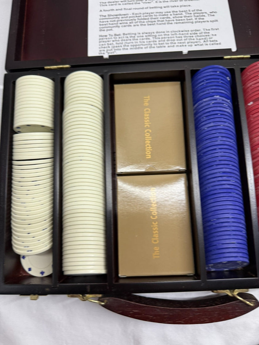 Cardinal's Texas Hold 'Em Poker Set Dark Maroon Wooden Case 2 Card Decks