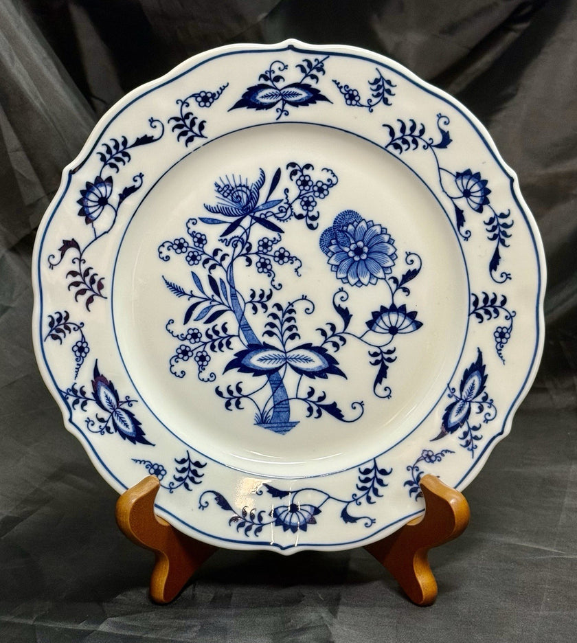 Vintage Blue Danube Blue Onion Salad Plate 8 3/4” Luncheon Plate Japan Rare!