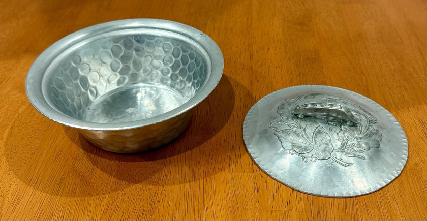 Vintage Everlast Hand-Forged Hammered Aluminum Bowl 1038 & Lid Pea Pod Handle