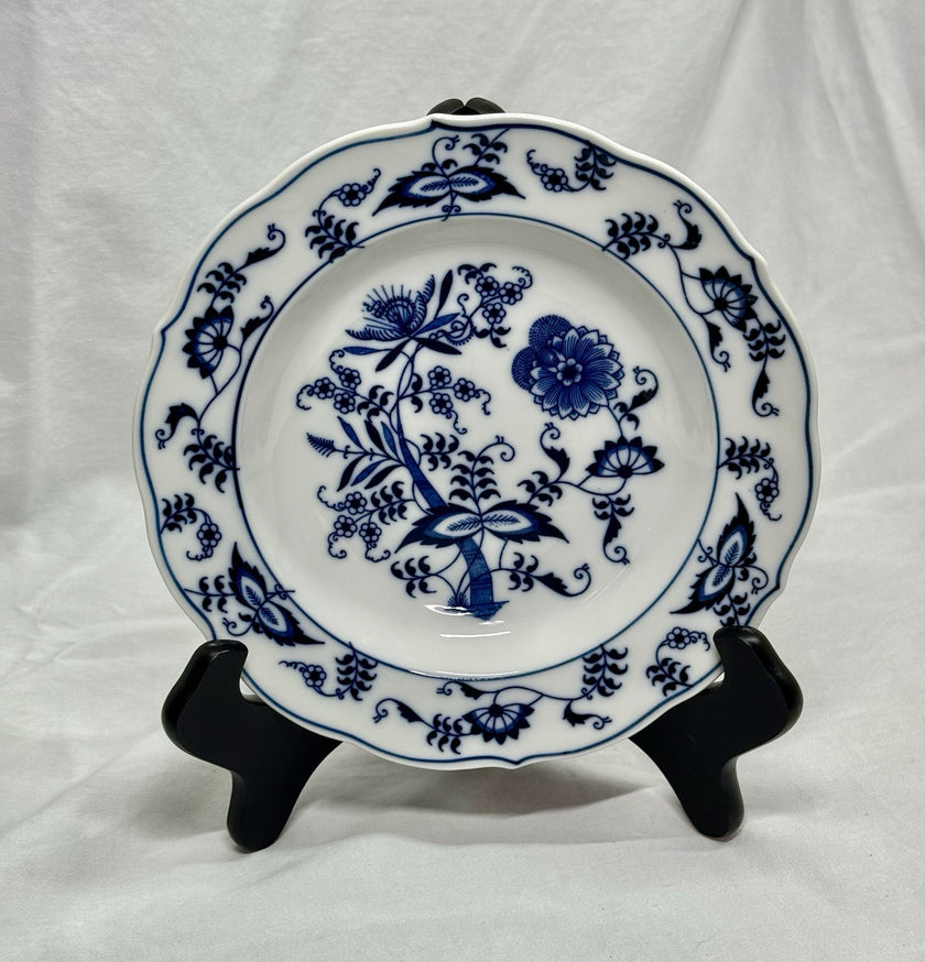 Vintage Blue Danube China Blue Onion Pattern Rimmed 8 1/4
