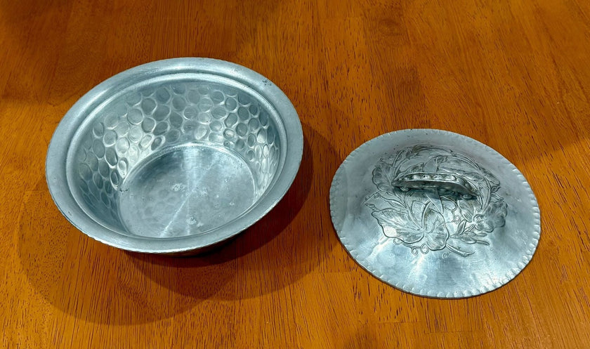 Vintage Everlast Hand-Forged Hammered Aluminum Bowl 1038 & Lid Pea Pod Handle