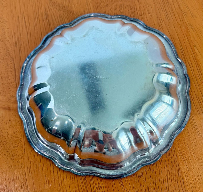 Vintage Oneida Ltd. Silver-Plated Scalloped Rim Candy Dish