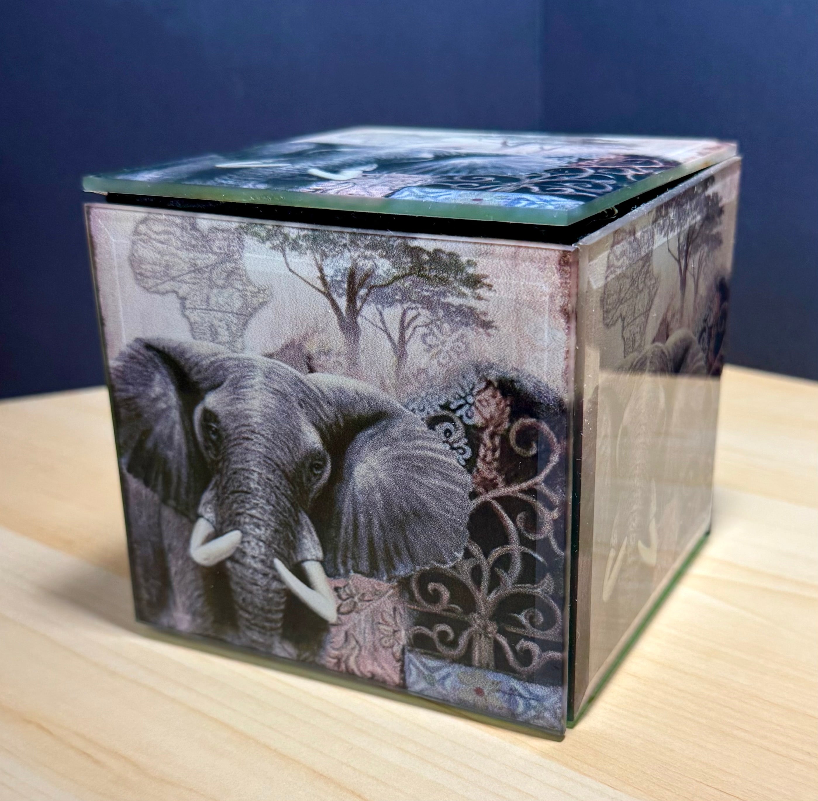 Arister Gifts Beveled Glass Elephant Keepsake Jewelry Box with Velvet Lining