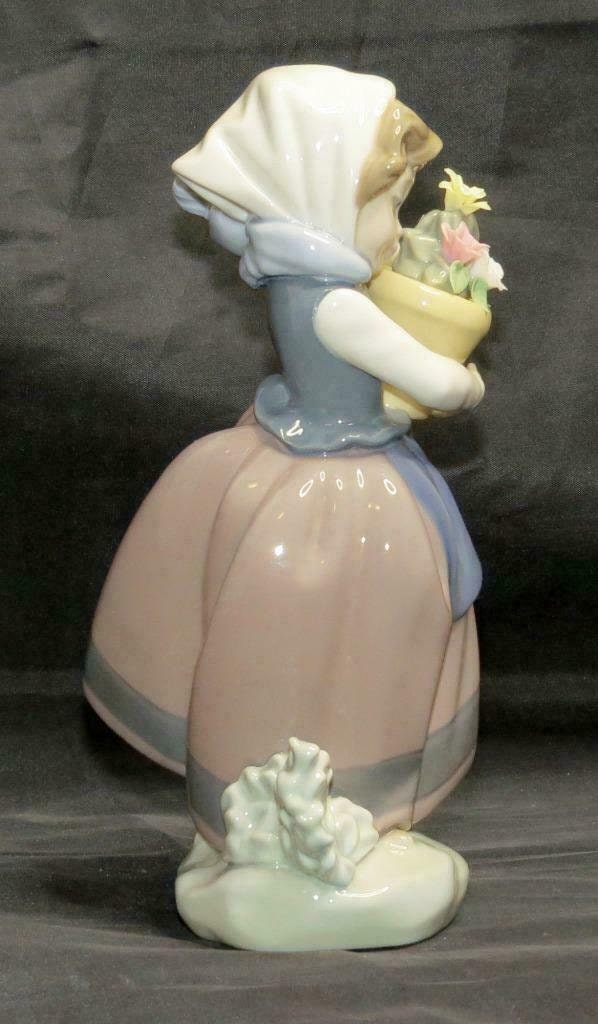 RETIRED LLADRÓ Spring is Here 5223 Young Girl With Flower Pot with Original Box