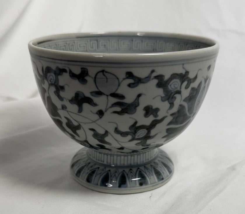 Ming Style Chinese Blue and White Porcelain Footed Bowl Stylized Lotus Design