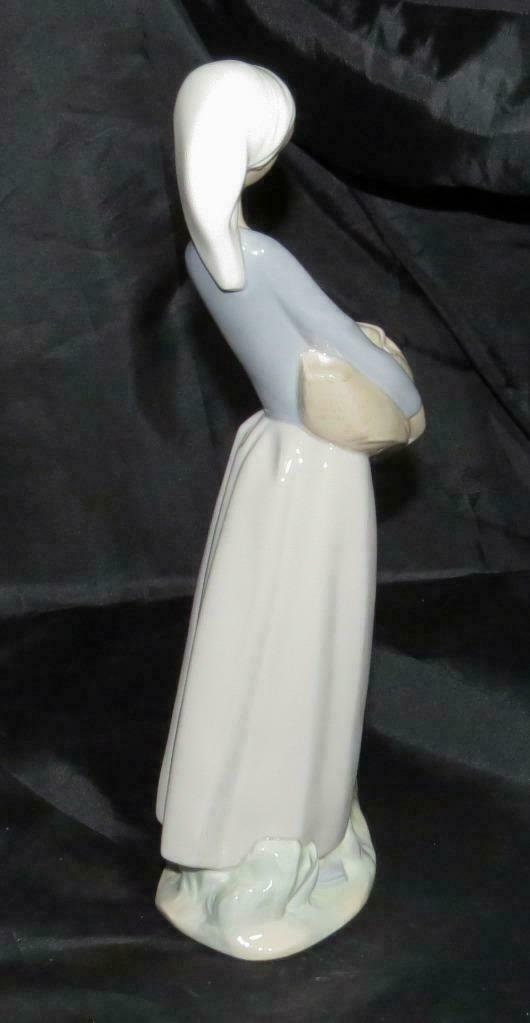 RETIRED LLADRÓ Girl with Goose and Dog #4866 with Original Box