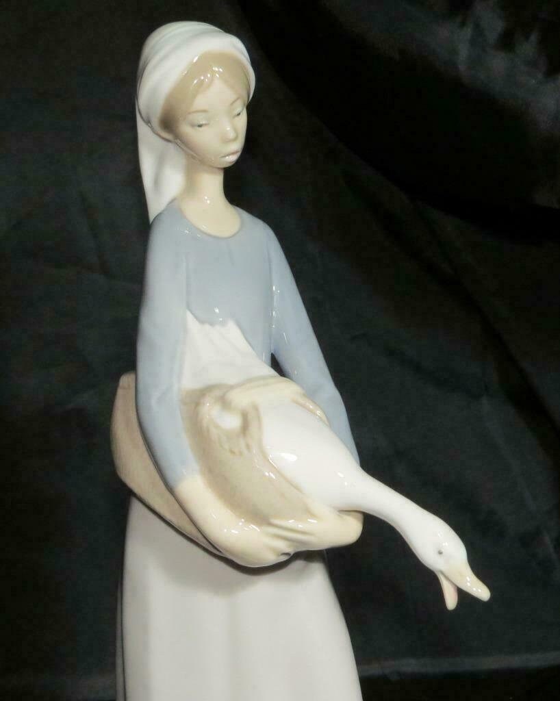 RETIRED LLADRÓ Girl with Goose and Dog #4866 with Original Box