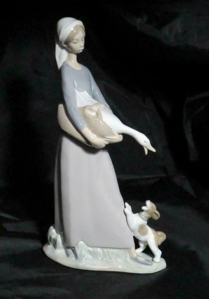 RETIRED LLADRÓ Girl with Goose and Dog #4866 with Original Box