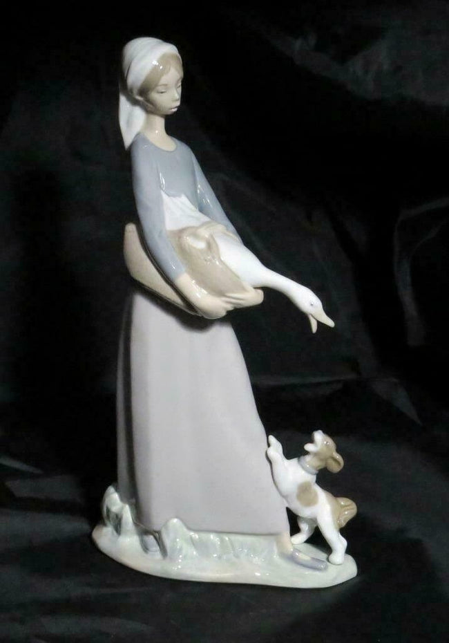 RETIRED LLADRÓ Girl with Goose and Dog #4866 with Original Box