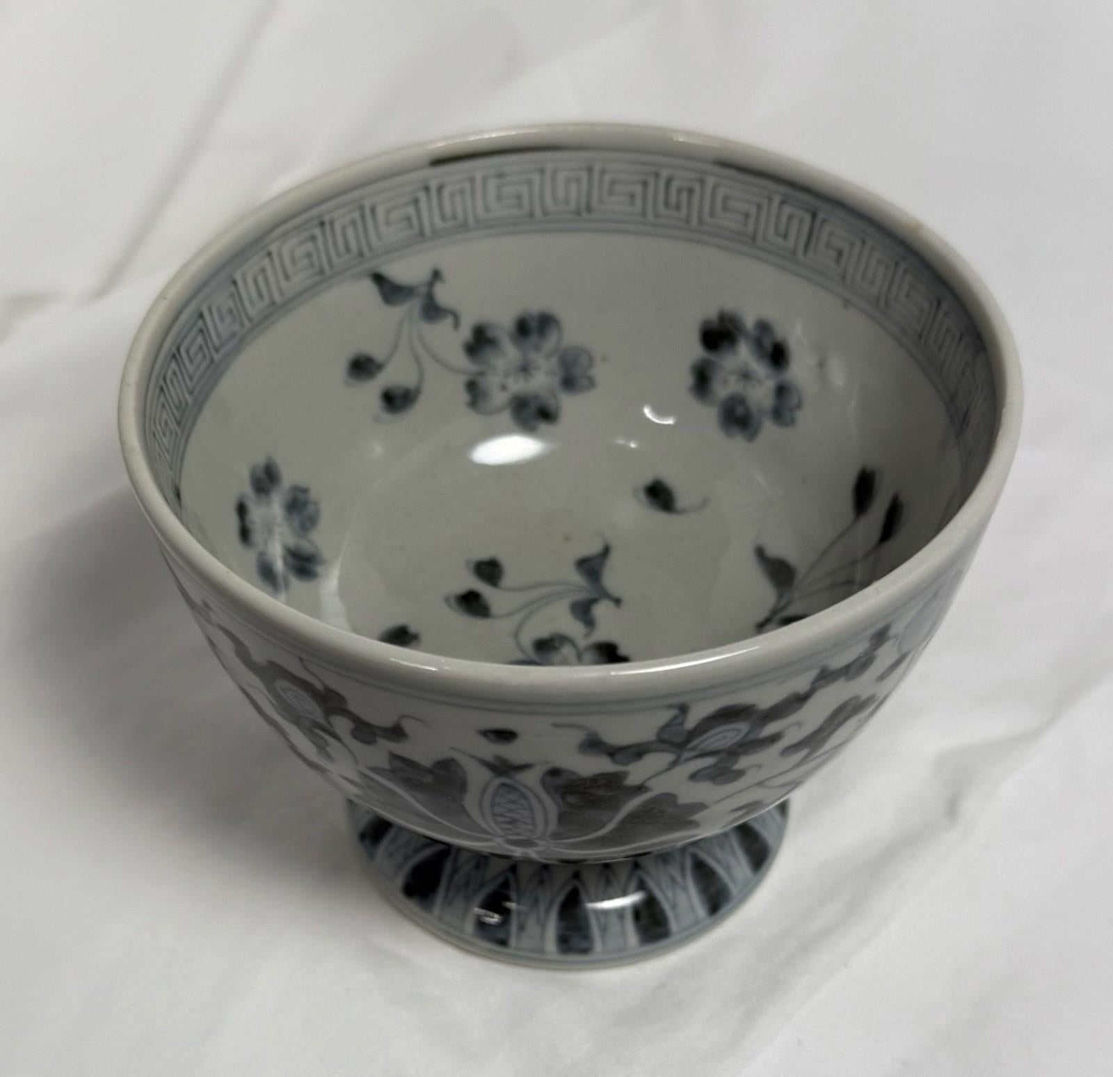 Ming Style Chinese Blue and White Porcelain Footed Bowl Stylized Lotus Design