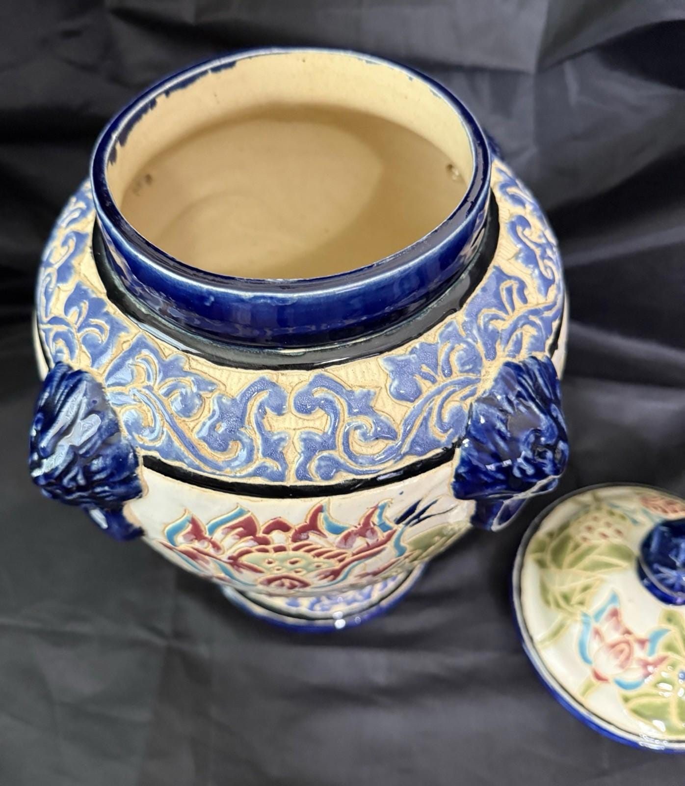 Vintage Majolica Pottery Lotus Flower Temple Ginger Jar 4 Lion Heads w/Lid Large