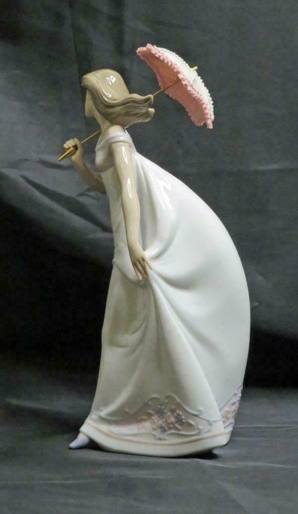 RETIRED LLADRÓ Afternoon Promenade 7636 Society Piece of 1995 with Original Box