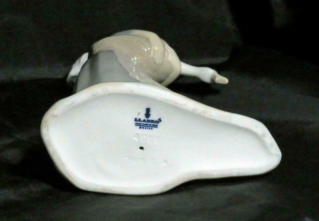 RETIRED LLADRÓ Girl with Goose and Dog #4866 with Original Box