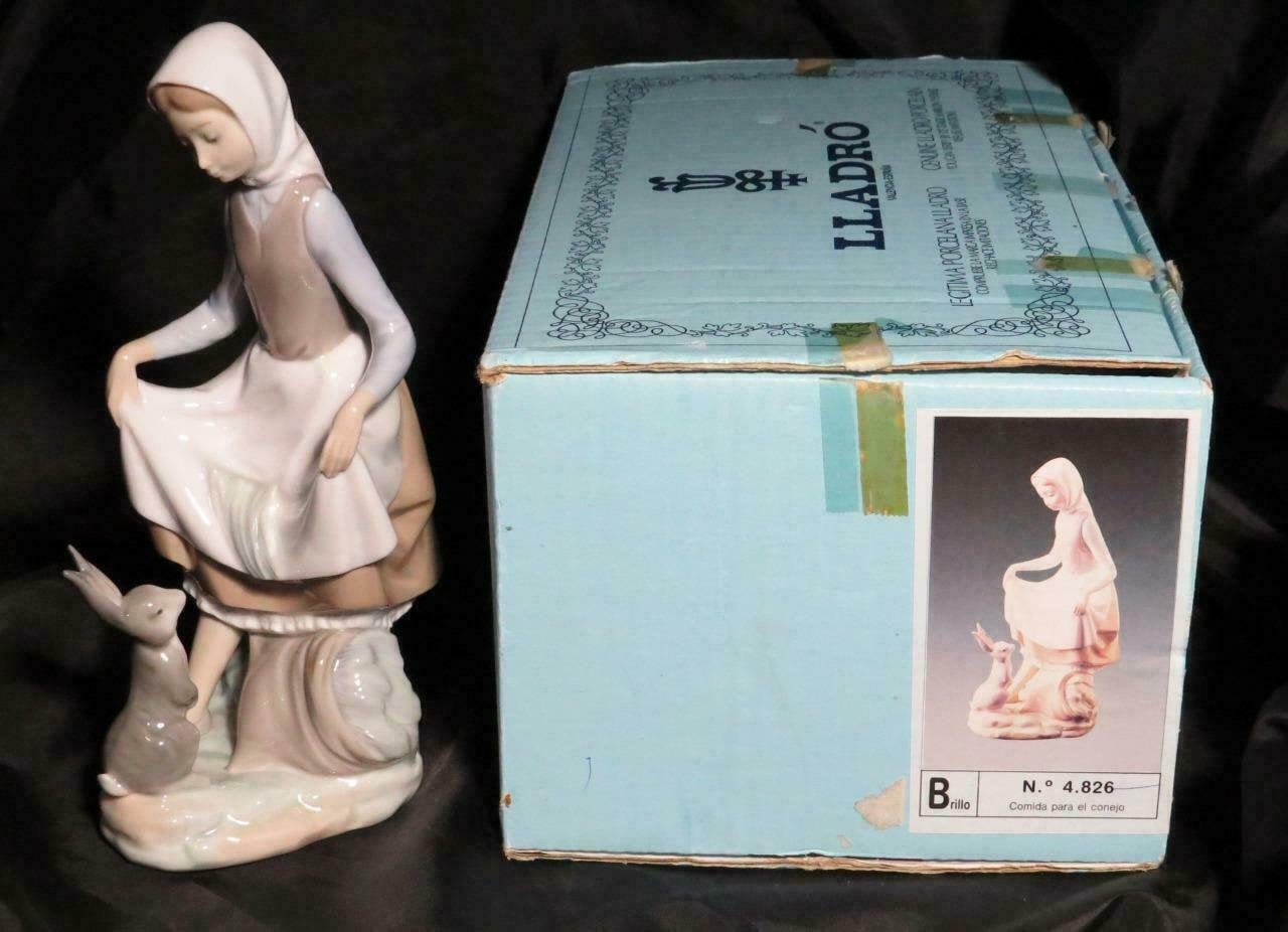 RETIRED LLADRÓ Rabbits Food #4826 Young Girl Bunny Figurine with Original Box