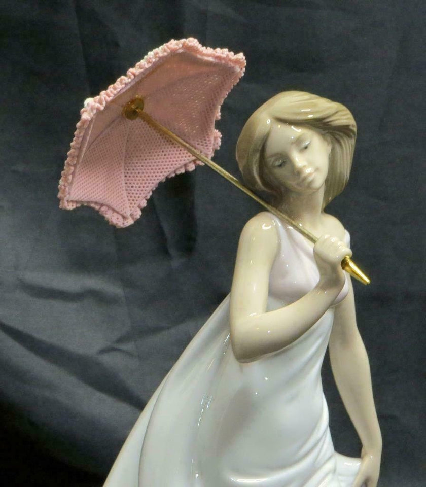 RETIRED LLADRÓ Afternoon Promenade 7636 Society Piece of 1995 with Original Box