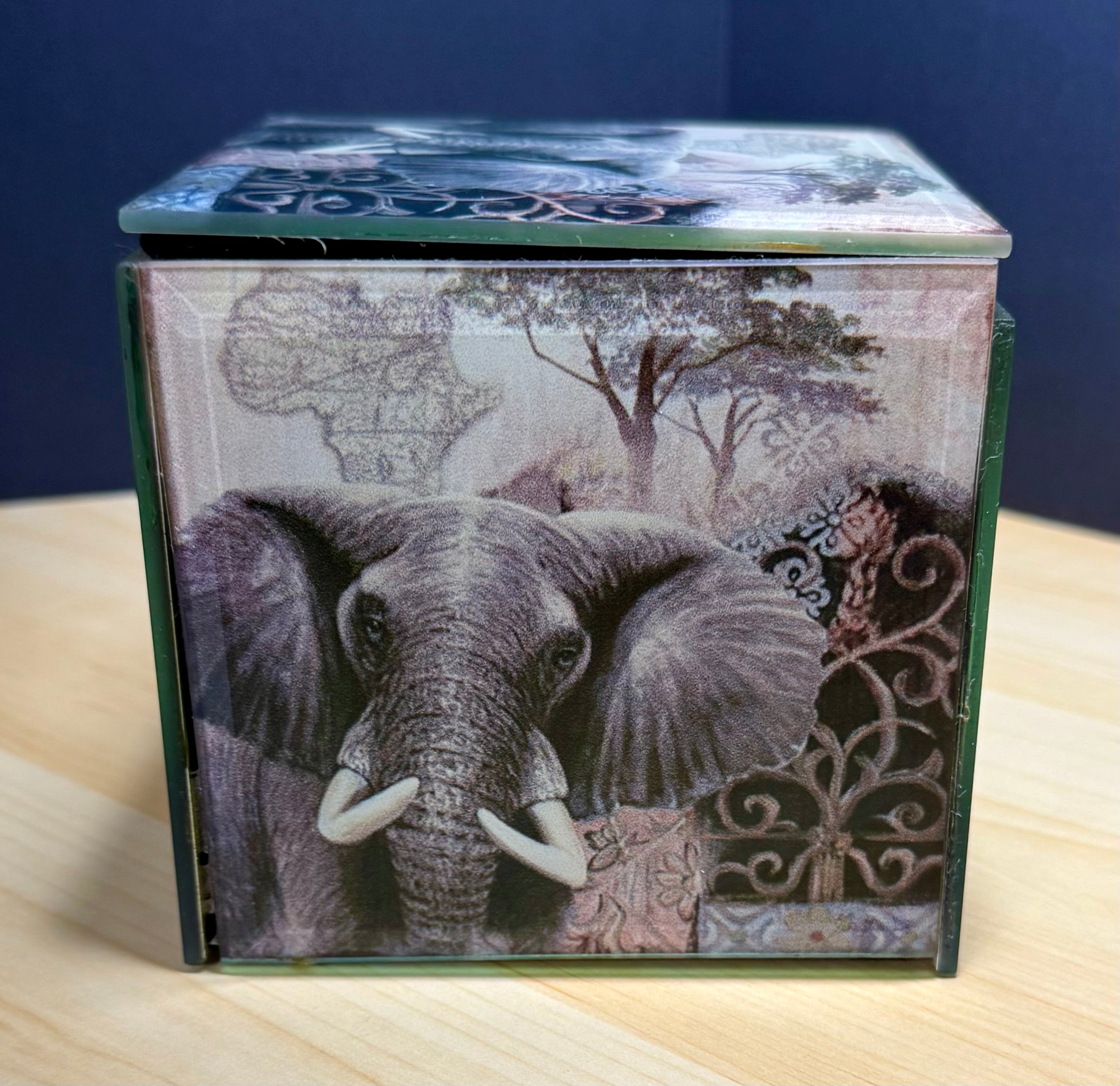 Arister Gifts Beveled Glass Elephant Keepsake Jewelry Box with Velvet Lining