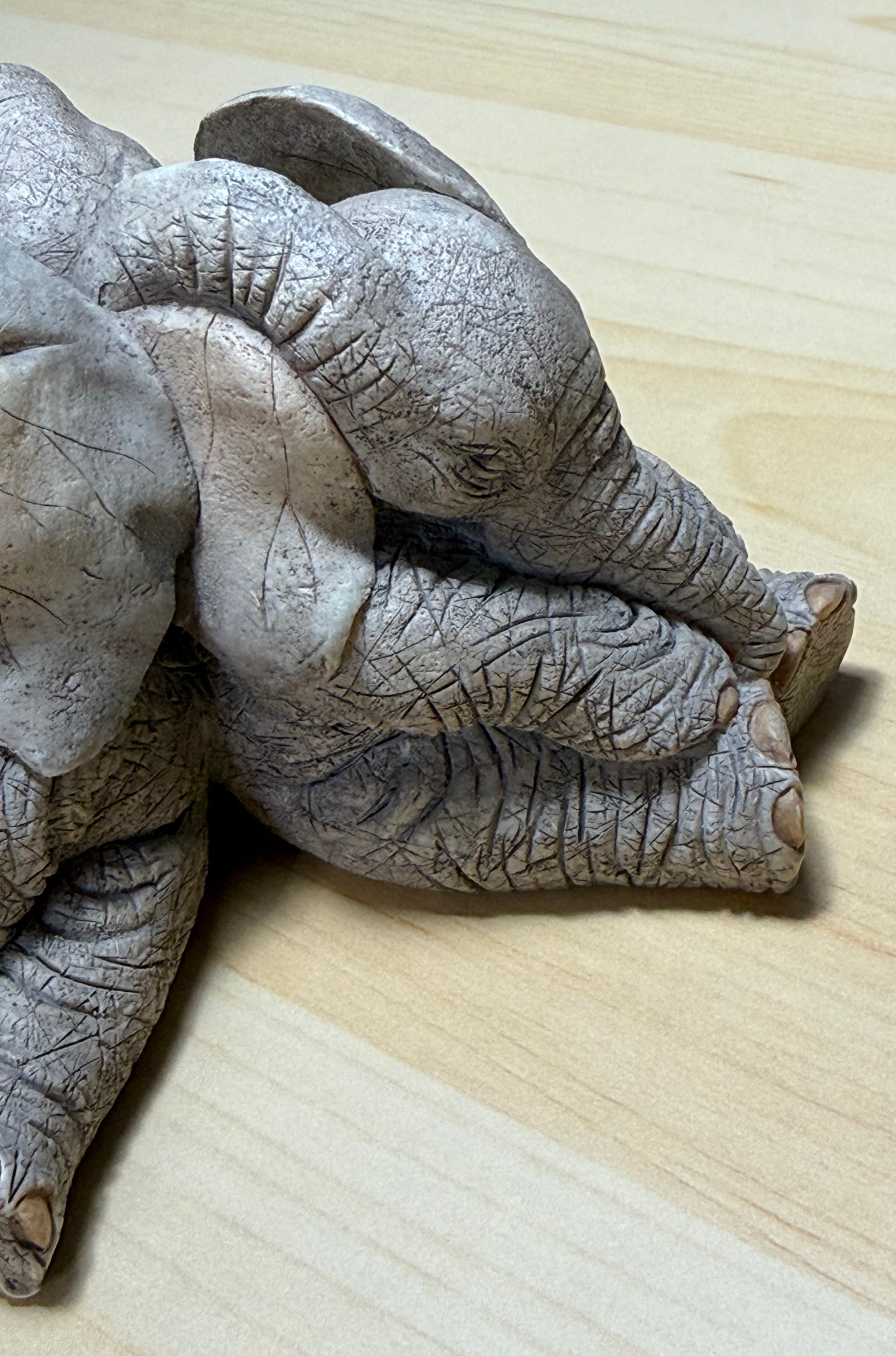 Tuskers 3 Baby Elephants Sleeping Figurine 91097 Slumberzzz Beauty Sleep