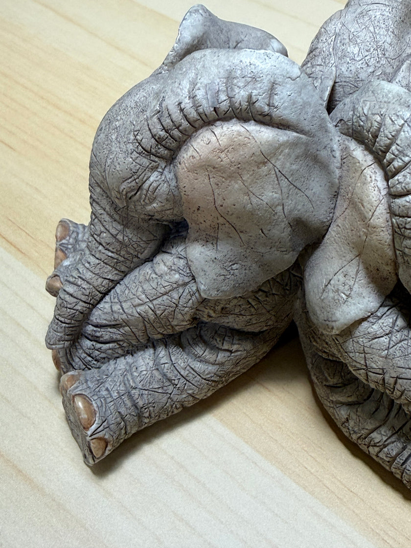 Tuskers 3 Baby Elephants Sleeping Figurine 91097 Slumberzzz Beauty Sleep